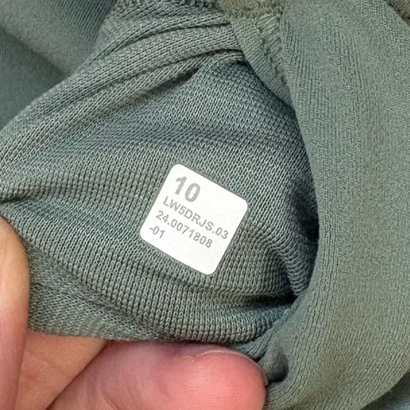 Lululemon Size 10 Sage Green Align High Rise Crop Leggings Athletic Gym Yoga Run - Picture 6 of 7